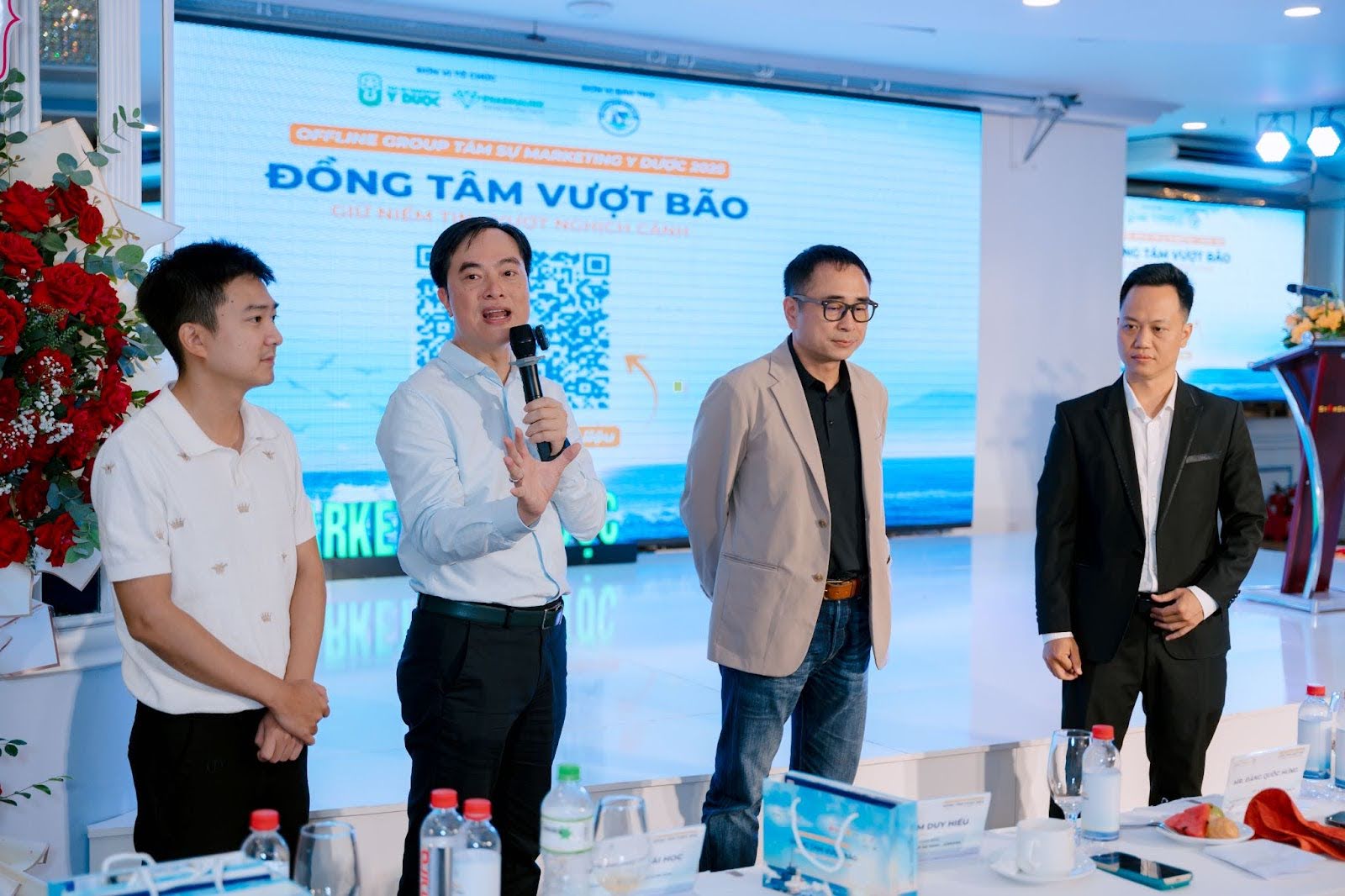 Cac-dien-gia-tai-su-kien-dong-tam-vuot-bao-2025